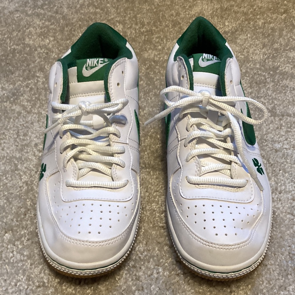 Nike Terminator Low Four Leaf Clover. Size 8 Women’s, 6 Youth. Great Condition - Picture 2 of 6